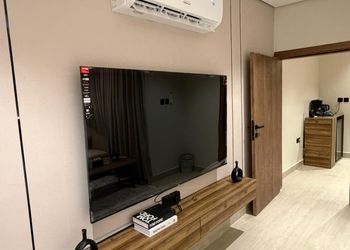 استديو هادئ بسرير ماستر