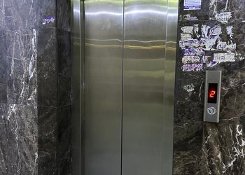 شقة بصالة انيقة ودخول ذاتي