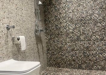 استديو بأثاث مريح وبسيط 