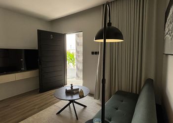 استديو بسرير ماستر 
