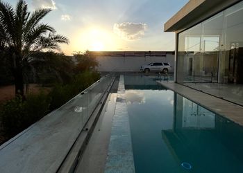 استراحة بصالة جلوس ومسبح 