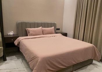 استديو هادئ بسرير ماستر 