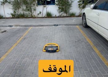 شقة أنيقة بصالة وغرف نوم