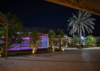استراحة بمجالس وجلسة خارجية