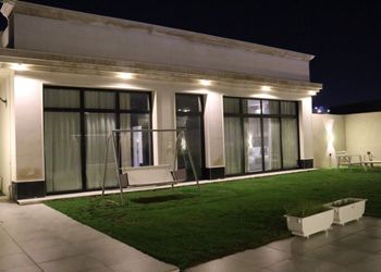 شاليه بمسبح وألعاب مائية 