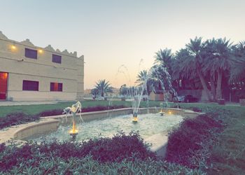 مزرعة بفيلا تراثية مودرن و إسطبل