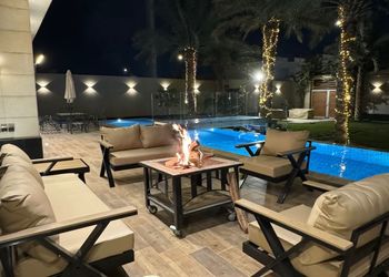 شاليه بمسطح اخضر و مسبح