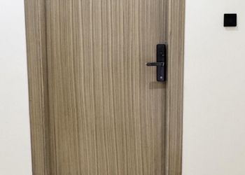 شقة بغرفة معيشة وغرفتين نوم 
