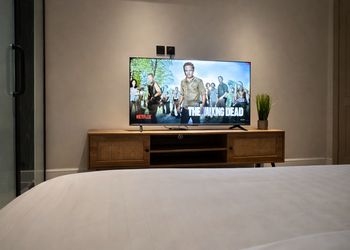 استديو بسرير ماستر وجلسة جانبية