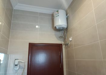 شقة بصالة وغرفتين نوم 