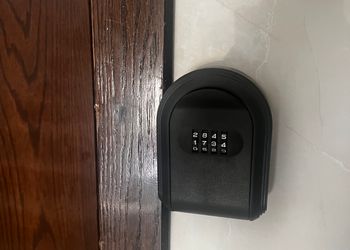 استديو بأثاث مريح وبسيط 
