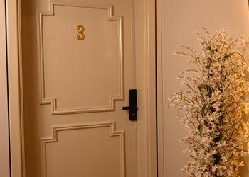 استديو بتصميم أنيق ودخول ذاتي