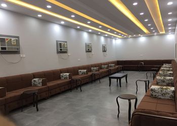 استراحة بمسطح اخضر وجلسة خارجية