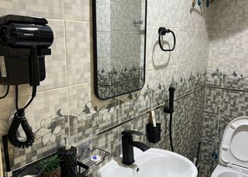 استديو بسرير ماستر وجلسة جانبية