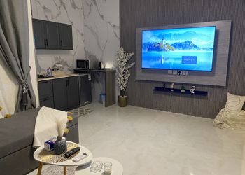 شقة واسعة وراقية بدخول ذاتي