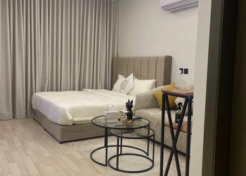 استديو هادئ بدخول ذاتي 