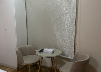شقة بغرفتين نوم وصالة 