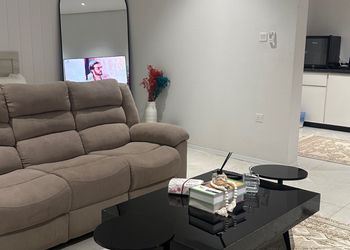 استديو بسرير ماستر وجلسة جانبية