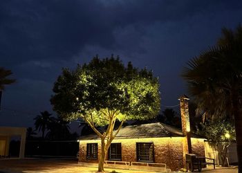 مزرعة بمناظر خلابة وجلسة خارجية 
