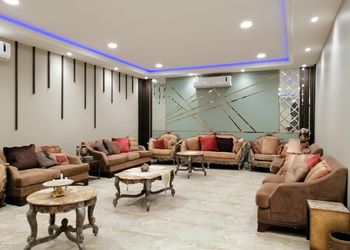 استراحة بمسطح اخضر وجلسه خارجيه