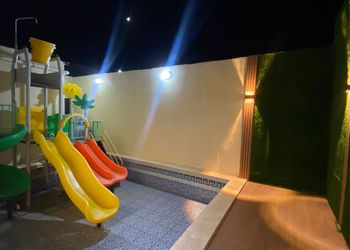شاليه بمسطح اخضر