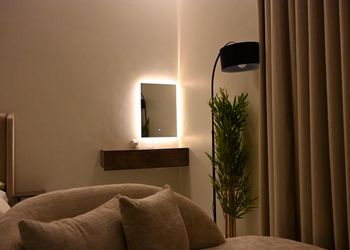 استديو بسرير ماستر وأثاث مريح 