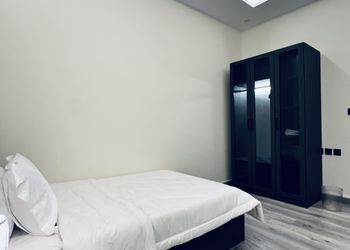 شقة بغرفتين نوم وصالة مريحة 
