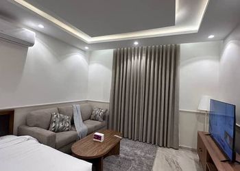 استديو بأثاث مريح وبسيط 