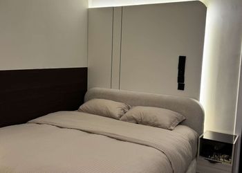 استديو أنيق بسرير ماستر وجلسة جانبية 