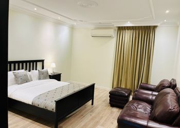 شاليه مطل على البحر و 4 غرف نوم