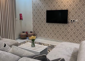 استديو بسرير ماستر وجلسة جانبية