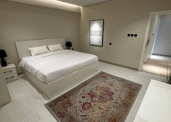 شقة بغرفتين نوم ودخول ذاتي 
