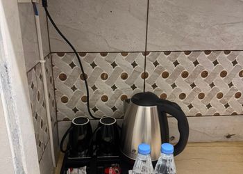 استديو بسرير ماستر وجلسة جانبية