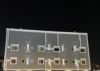 شقة واسعة وراقية بدخول ذاتي