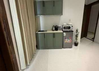 شقة بغرفة معيشة وغرفة نوم 