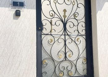 شقة بغرفة معيشة وغرفتين نوم 