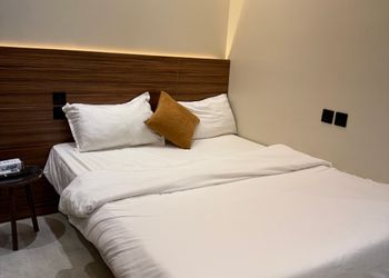 استديو هادئ بسرير ماستر 