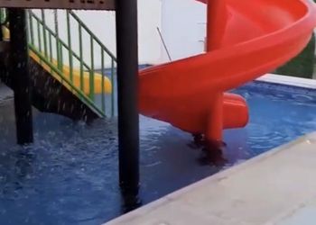 شاليه بالعاب مائية وجلسة خارجية 