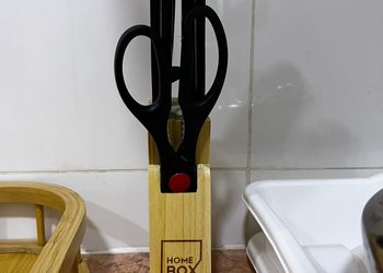 شقة واسعة بصالة وثلاث غرف نوم 