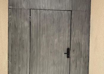 استديو بسرير ماستر وجلسة جانبية