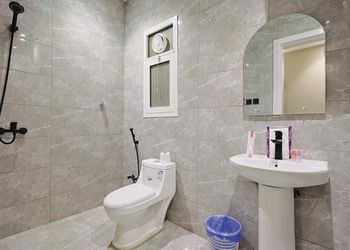 استديو بأثاث مريح وبسيط 