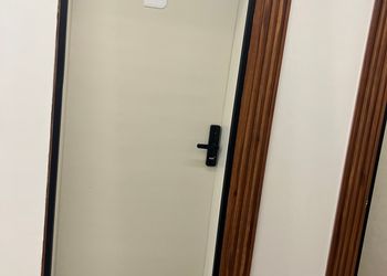 استديو بسرير ماستر وجلسة جانبية 