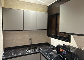 استديو بأثاث مريح وبسيط 