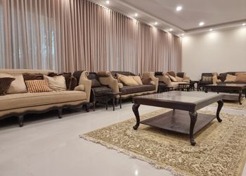استراحة بمسطح اخضر وجلسه خارجيه
