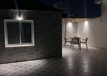 استديو بجلسة خارجية وسرير ماستر