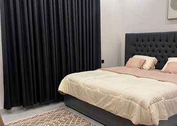 استديو بسرير ماستر وأثاث مريح 