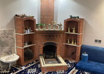 استراحة بمجلس وفناء خارجي 