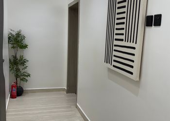 شقة بغرفة معيشة وغرفة نوم 