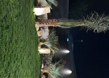 شاليه بمسبح شاطئي ومجالس 