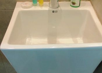 غر فة فندقية بدورة مياه مستقلة